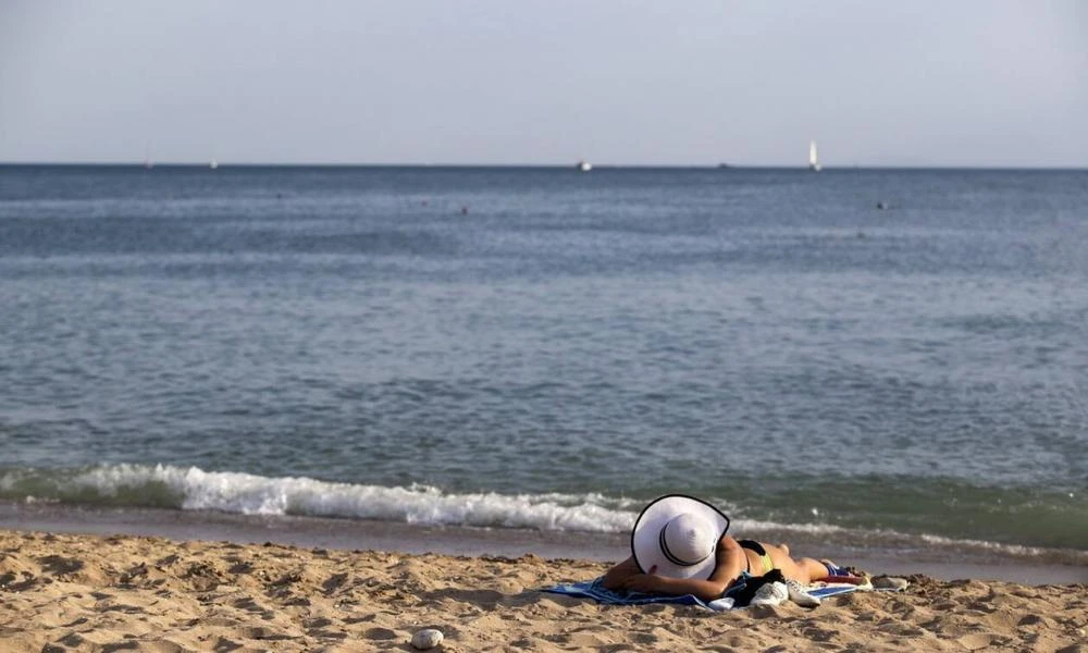 Καιρός: Με ηλιοφάνεια ξεκινά η Τρίτη - Που θα βρέξει